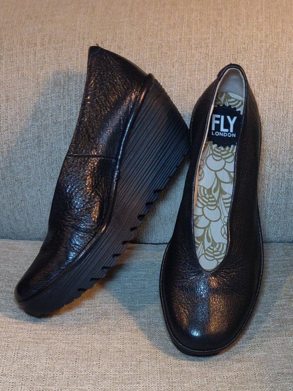 Fly London Yaz Black Leather Wedge Shoes Women's US 7